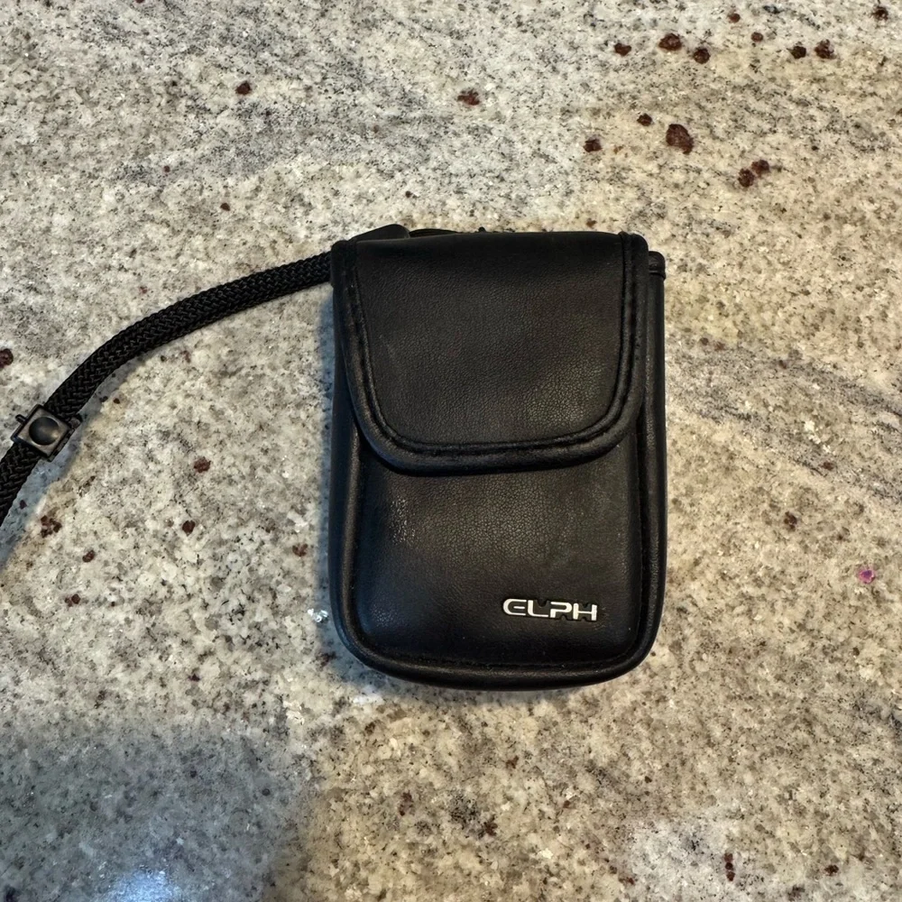 Canon ELPH LT 260 Silver Camera